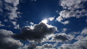 die-sonne-hat-es-in-der-kommenden-woche-immer-wieder-schwer-gegen-die-wolken-anzukommen-